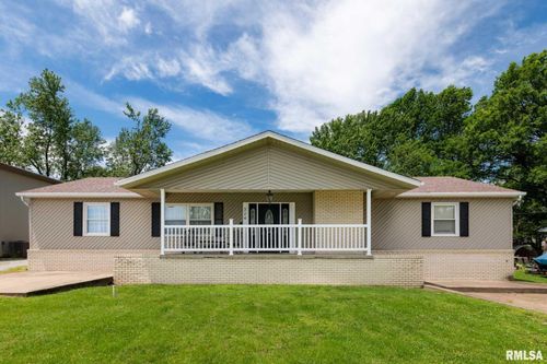 324 N Broadway, Goreville, IL, 62939-2327 | Card Image