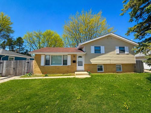 2432 Yeoman St, Waukegan, IL, 60087-3018 | Card Image