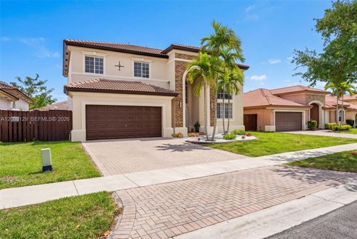 1033 Ne 35th Ave, Homestead, FL, 33033-5558 | Card Image