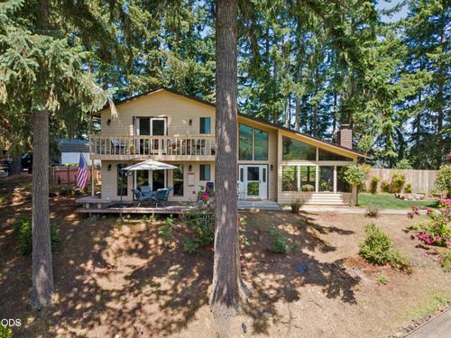 1853 Ridge Water Dr, Sutherlin, OR, 97479-9902 | Card Image