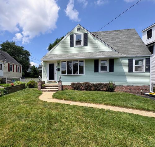 82 2nd Ave, BROOMALL, PA, 19008-2406 | Card Image