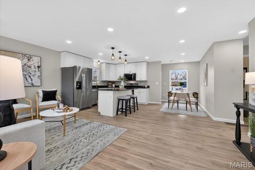 3218 Krem Ave, Saint Ann, MO, 63074-3502 | Card Image