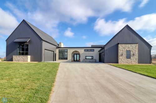 773 5th Ave N, Casselton, ND, 58012-2808 | Card Image