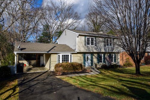 5811 Penguin Dr, Roanoke, VA, 24018-4817 | Card Image