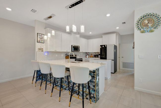 5280 2 Nd Mnr, House other with 5 bedrooms, 4 bathrooms and null parking in Vero Beach FL | Image 8