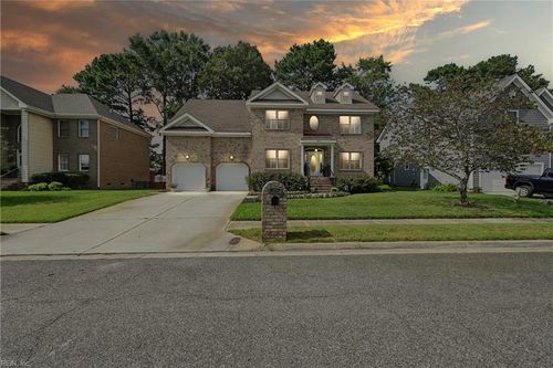 817 Falls Creek Dr, Chesapeake, VA, 23322-7294 | Card Image