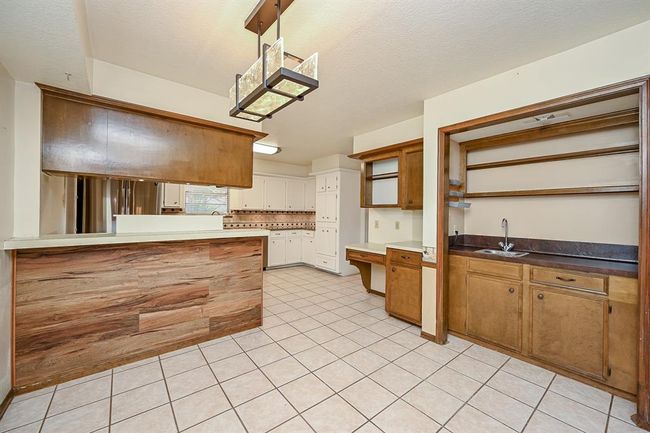Breakfast Area/Wet Bar | Image 15