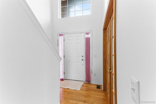 33555 Birchlawn, Westland, MI, 48185-8906 | Card Image