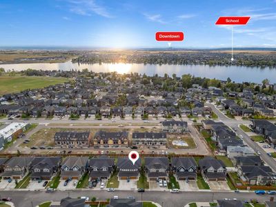 247 Kinniburgh Rd, Home with 3 bedrooms, 2 bathrooms and 4 parking in Chestermere AB | Image 2