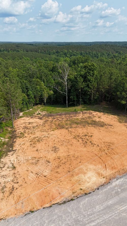 37 Vista Dr, Linden, TN, 37096-2143 | Card Image