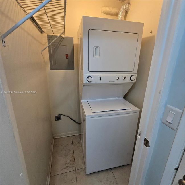 F114 - 9731 Fontainebleau Blvd, Condo with 1 bedrooms, 1 bathrooms and null parking in Miami FL | Image 11