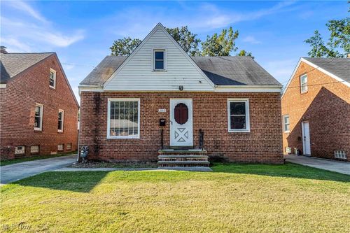 2703 Hearthstone Rd, Parma, OH, 44134-2649 | Card Image
