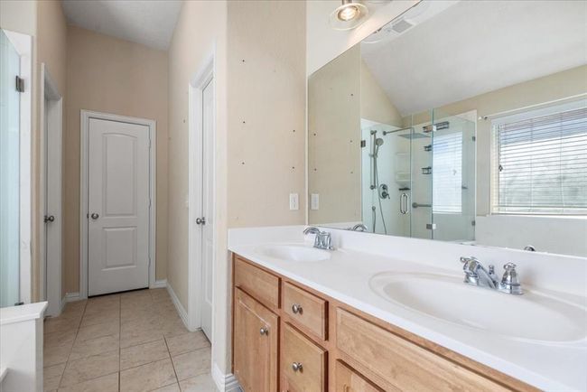 Primary Bathroom with two sinks. | Image 22