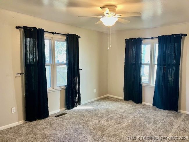 Master Bedroom | Image 19