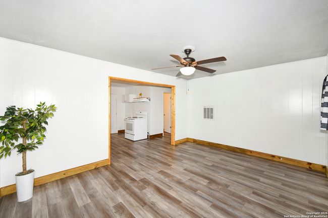 429 Palo Alto Dr, House other with 2 bedrooms, 1 bathrooms and null parking in Von Ormy TX | Image 5