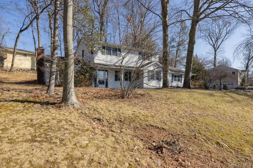 4 Dutch Ct, West Nyack, NY, 10994-1701 | Card Image