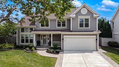 923 Christa Ct, Elk Grove Village, IL, 60007-3079 | Card Image