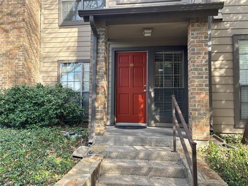 501-9910 Royal Lane, Dallas, TX, 75231 | Card Image