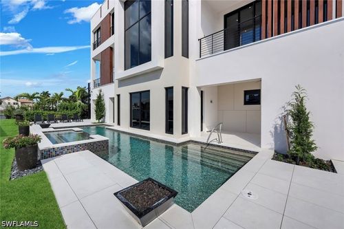 348 Seagull Ave, NAPLES, FL, 34108-2150 | Card Image