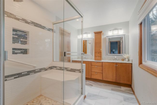 Primary Bathroom | Image 27
