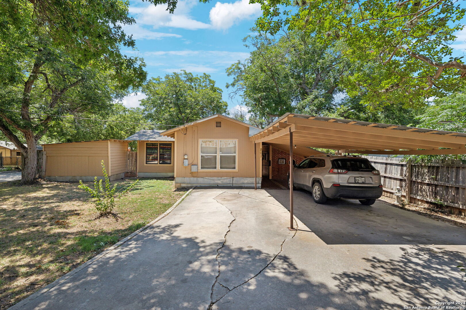 4th St, Seguin, TX 78155