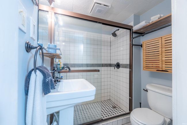 APT-2 - 1101 S Rogers St, Condo with 2 bedrooms, 1 bathrooms and null parking in Bloomington IN | Image 13
