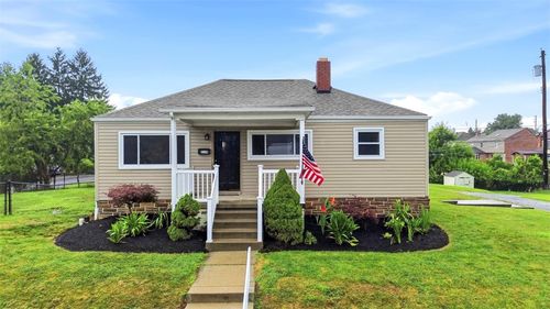 2114 Meadow Ln, Pittsburgh, PA, 15220-1617 | Card Image