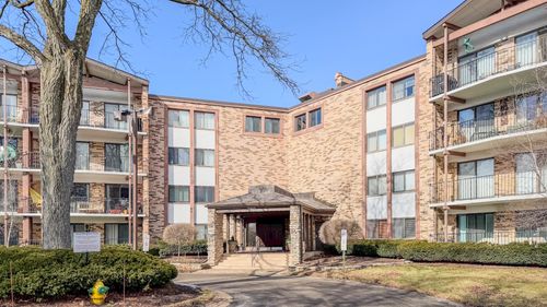 301-250 W Parliament Pl, Mount Prospect, IL, 60056-1062 | Card Image