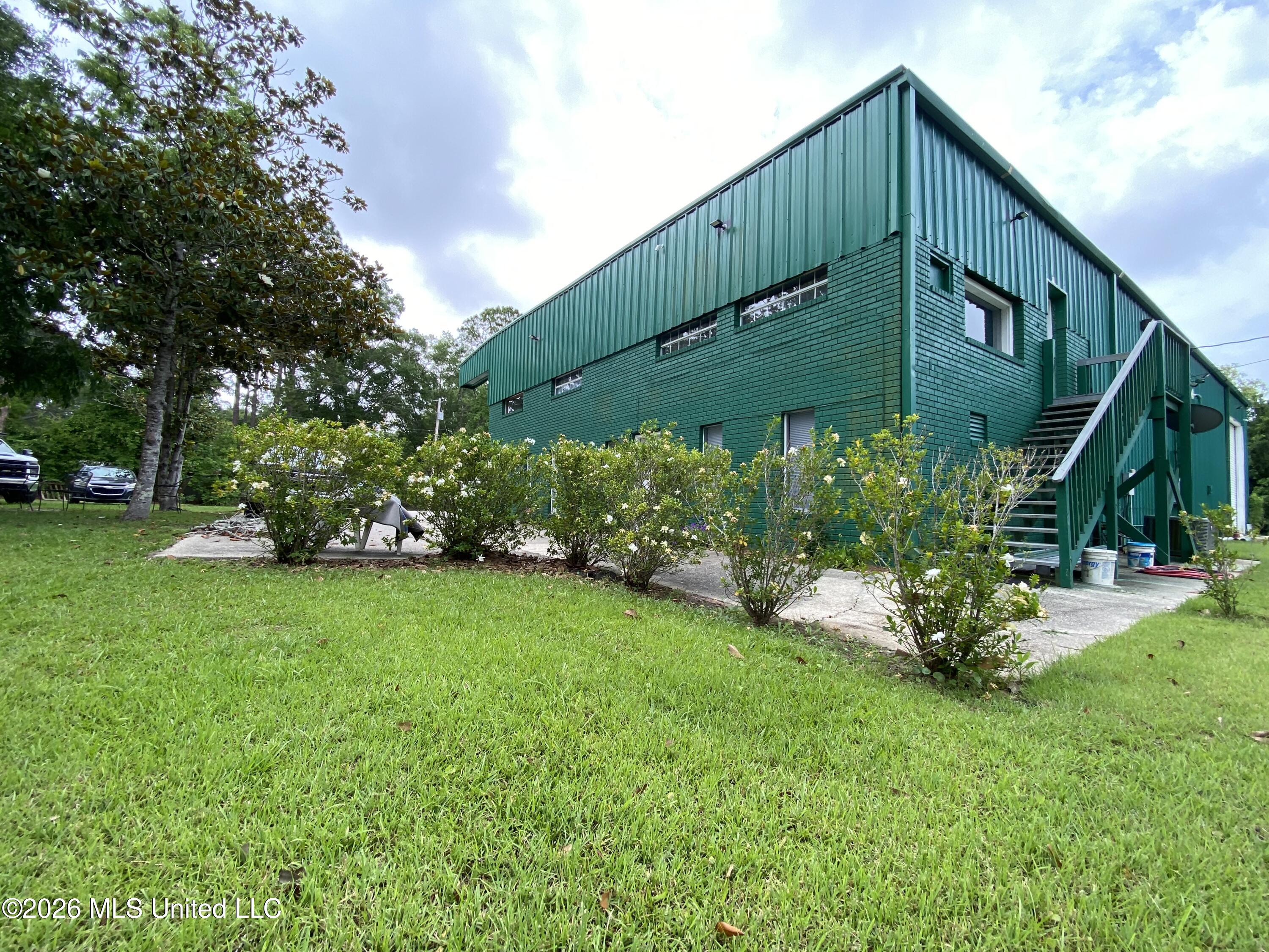 13193 Husley Rd, Biloxi, MS 39532