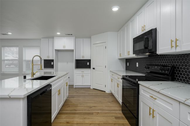 309 E Shepherd St, House other with 4 bedrooms, 3 bathrooms and null parking in Denison TX | Image 14