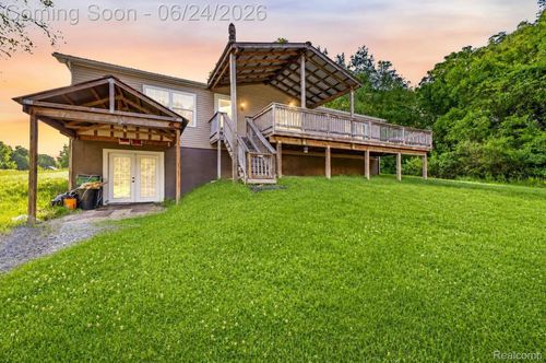 2190 Seymour Lake Rd, Ortonville, MI, 48462-9122 | Card Image