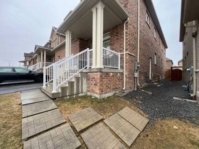 BSMT - 933 Greenhill Ave, House other with 2 bedrooms, 2 bathrooms and 1 parking in Oshawa ON | Image 3