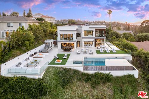 4338 Gayle Dr, Tarzana, CA, 91356 | Card Image