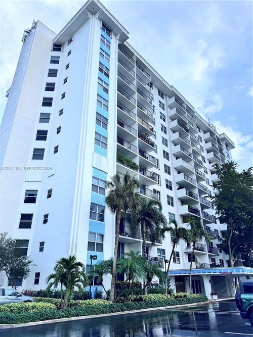 2e-1800 N Andrews Ave, Fort Lauderdale, FL, 33311-3901 | Card Image