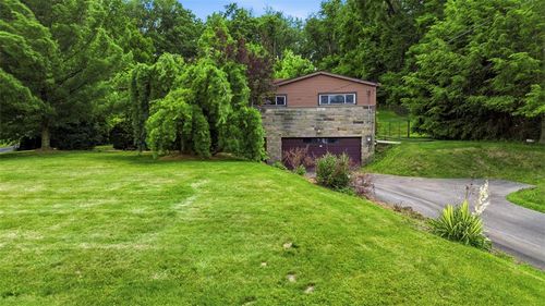 452 E Mcmurray Ct, Peters Twp, PA, 15317 | Card Image