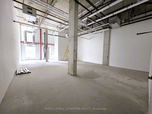 33-500 Wilson Ave, North York, ON, M3H0E5 | Card Image