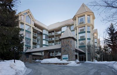 220 - 4910 Spearhead Pl, Condo with 2 bedrooms, 2 bathrooms and 1 parking in Whistler BC | Image 3