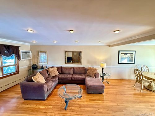 6354 77th St, Middle Village, NY, 11379-1304 | Card Image