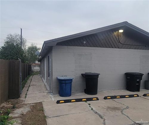 2413 Elmira Ave, McAllen, TX, 78503-7501 | Card Image