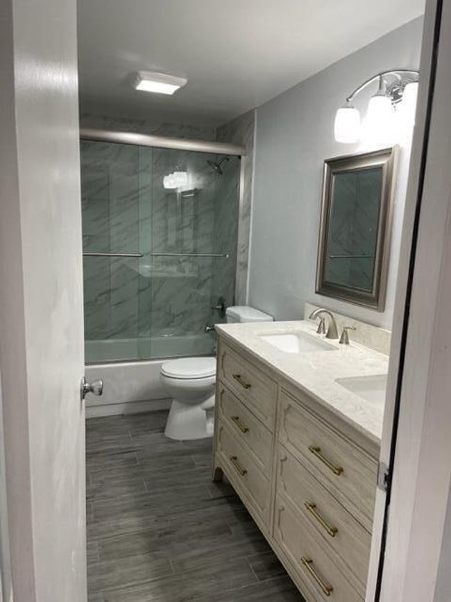 6905 - 6905 69 Th Way, Condo with 2 bedrooms, 3 bathrooms and null parking in West Palm Beach FL | Image 7