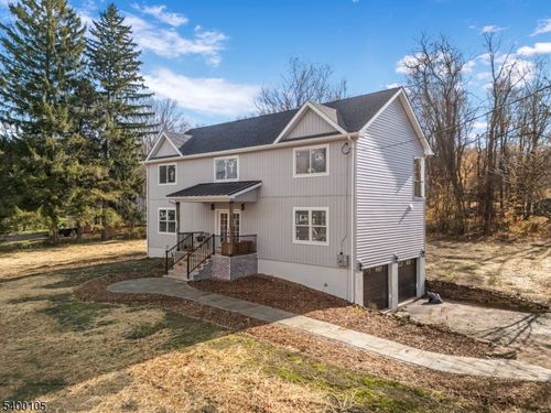 11 Furnace Rd, Chester, NJ, 07930-2021 | Card Image