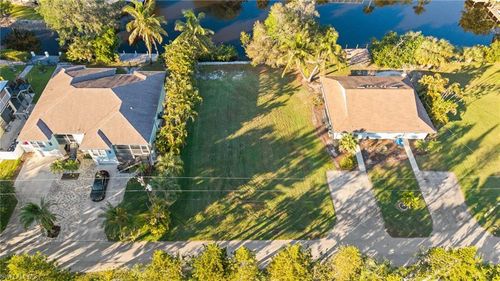 3665 Riviera Cir, BONITA SPRINGS, FL, 34134-4118 | Card Image