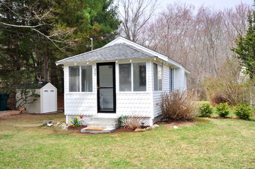 300 Mile Creek Rd, Old Lyme, CT, 06371-1865 | Card Image