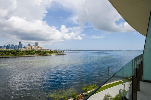 l404-5 Grove Isle Dr, Coconut Grove, FL, 33133-4136 | Card Image