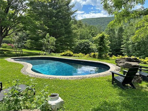 1073 Wittenberg Rd, Mount Tremper, NY, 12457-5133 | Card Image