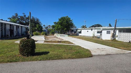 43 Hatchett Creek Rd, Venice, FL, 34285-6058 | Card Image