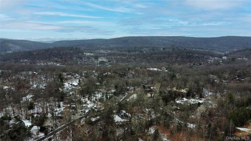 32 Winston Ln, Garrison, NY, 10524-7424 | Card Image