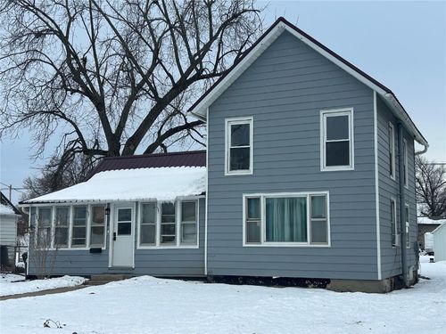 906 6th Ave, Belle Plaine, IA, 52208-2014 | Card Image