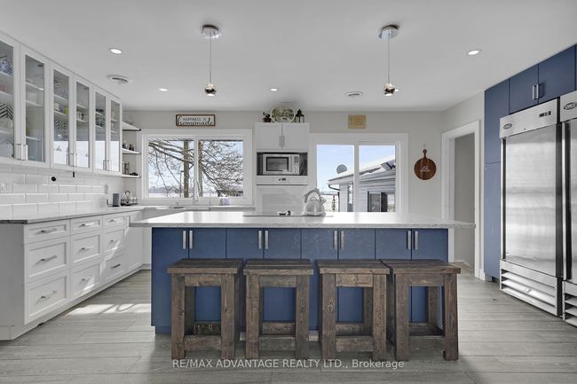 9755 Longwoods Rd, House other with 5 bedrooms, 3 bathrooms and 4 parking in London ON | Image 12