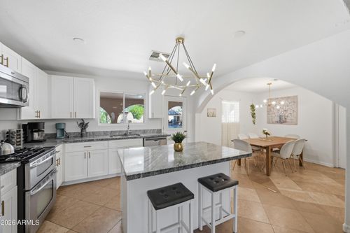 4528 E Hobart St, Mesa, AZ, 85205-4128 | Card Image
